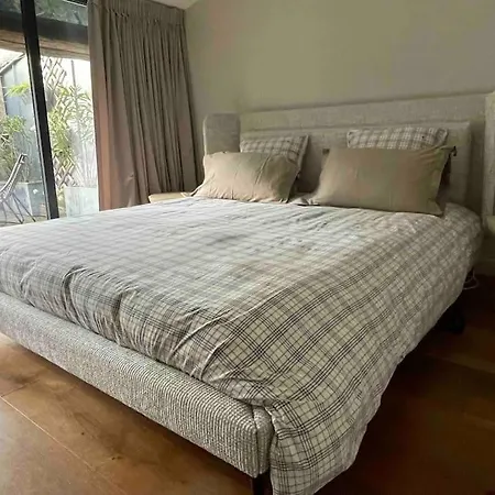 Jennys-getaways Sunny Close Cite Du Vin Apartament