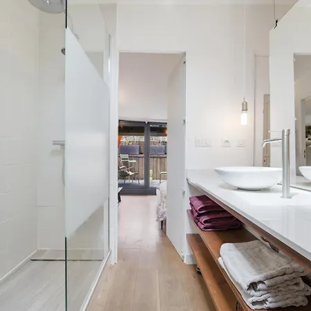 Jennys-getaways Sunny Close Cite Du Vin Apartament