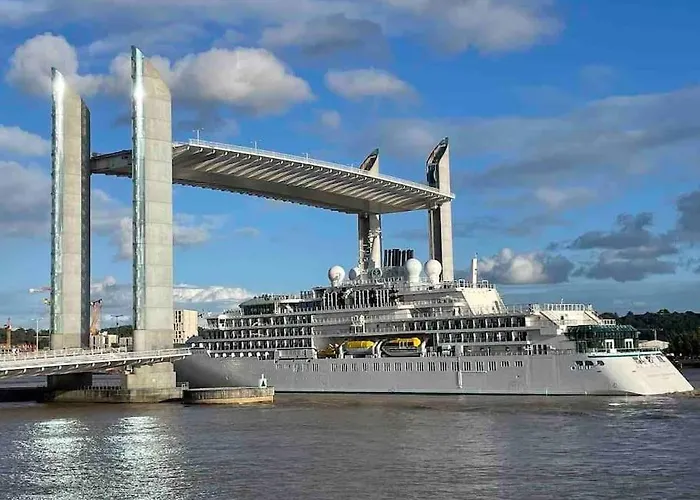 Jennys-getaways Sunny Close Cite Du Vin Bordeaux