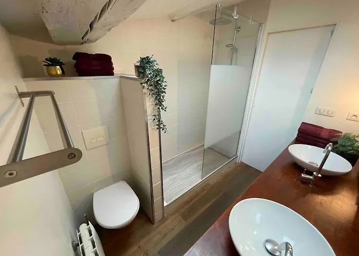 Jennys-getaways Sunny Close Cite Du Vin Apartment Bordeaux