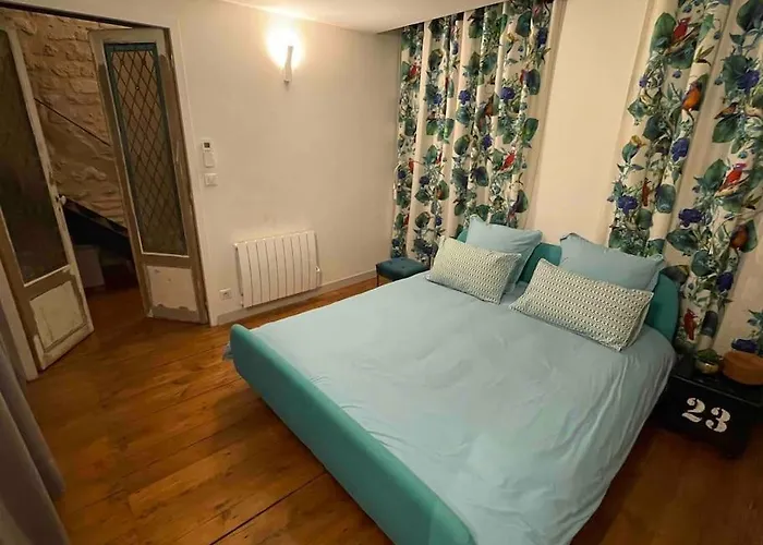 Jennys-getaways Sunny Close Cite Du Vin Apartment