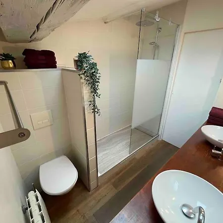 Jennys-getaways Sunny Close Cite Du Vin Apartment Bordeaux