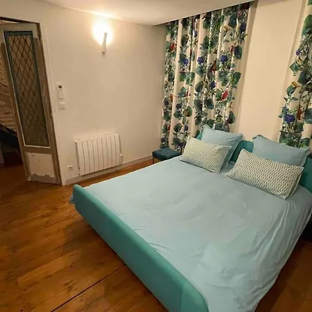 Jennys-getaways Sunny Close Cite Du Vin Apartment