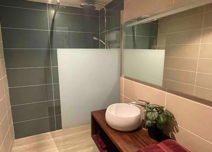 Jennys-getaways Sunny Close Cite Du Vin Μπορντό